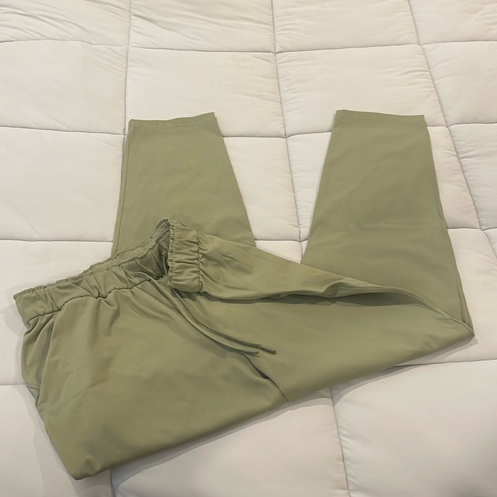 lululemon ankle length straight cut joggers